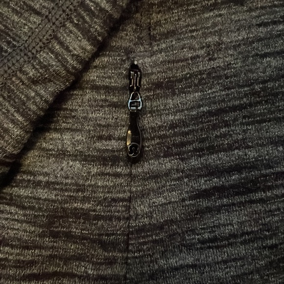 Lululemon Women’s Thermal Run Long Sleeve. Size 6 - Picture 4 of 8